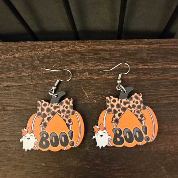 Boo Dangle Earrings - Picture 1 of 2